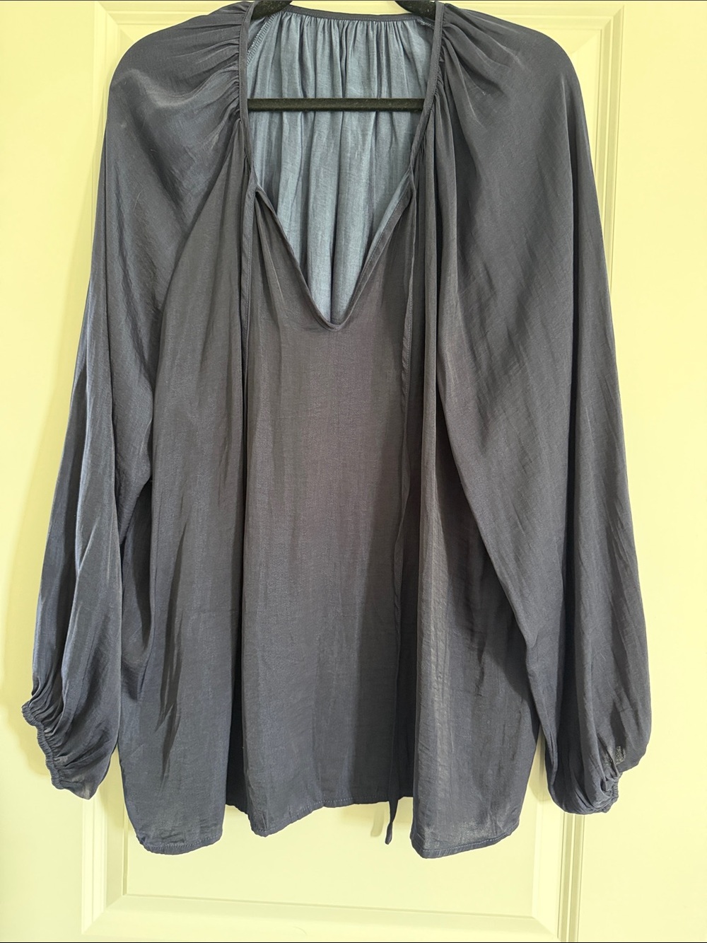 Women's Charcoal V-Neck Long Sleeve Tunic